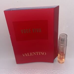 🌷3/$15 NWT Valentino voce viva sample